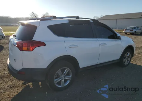 2015 Toyota Rav4 Xle z USA, uszkodzony, nr VIN 2T3RFREV0FW317327